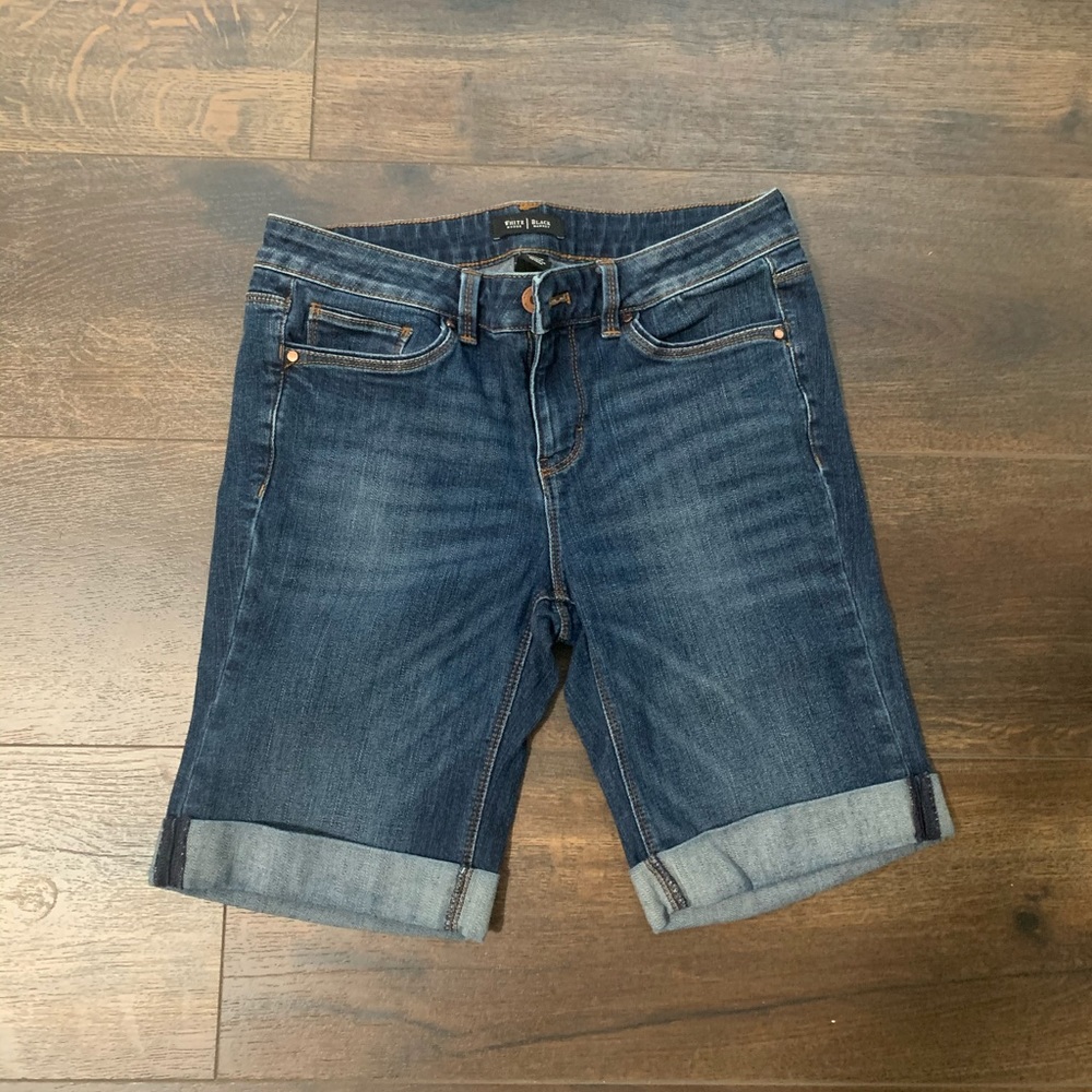 Mid-length Jean shorts